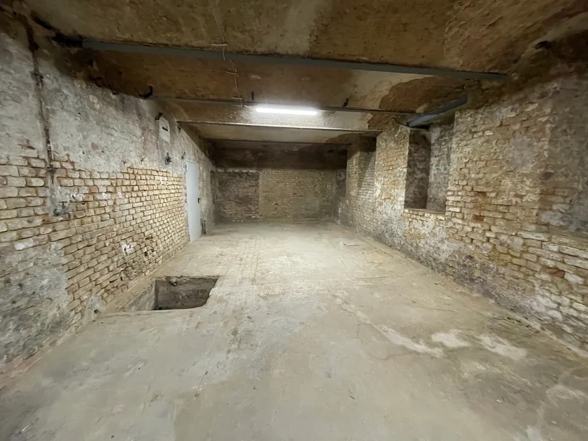 Gewerbeimmobilie mieten in Wien – 115 m², € 4
