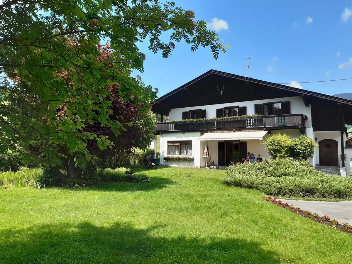 7-Zimmer-Haus mieten in Kitzbühel – 226 m², € 2.000
