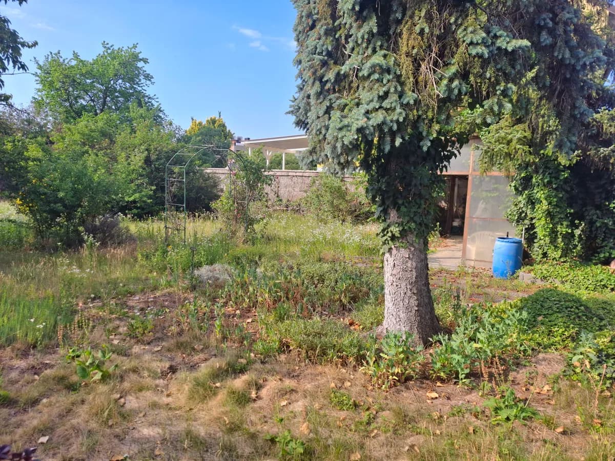 Grundstück kaufen in Wiener Neustadt – 682 m², € 260.000